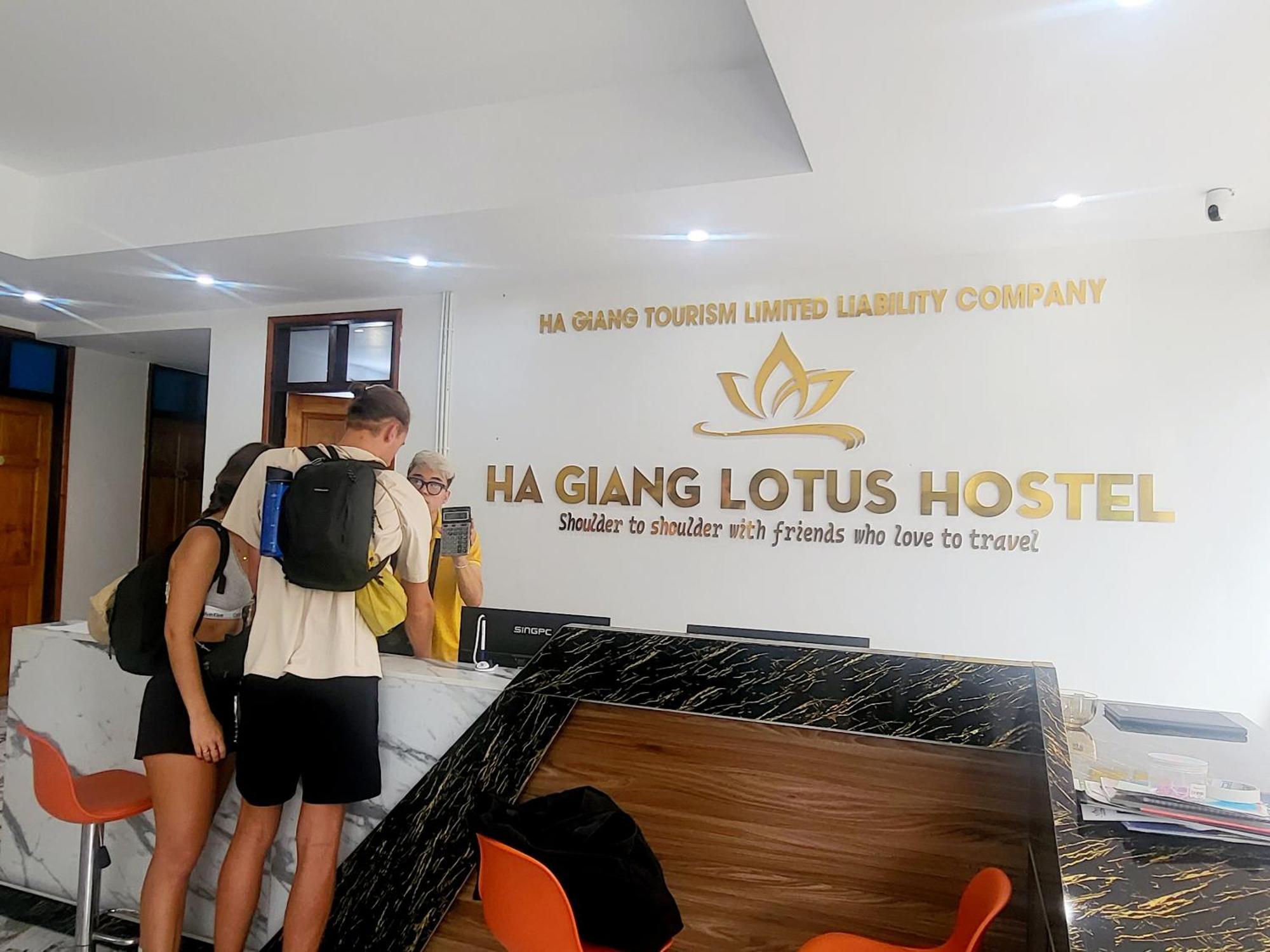 Ha Giang Lotus Hostel Motorbikes Tours Экстерьер фото